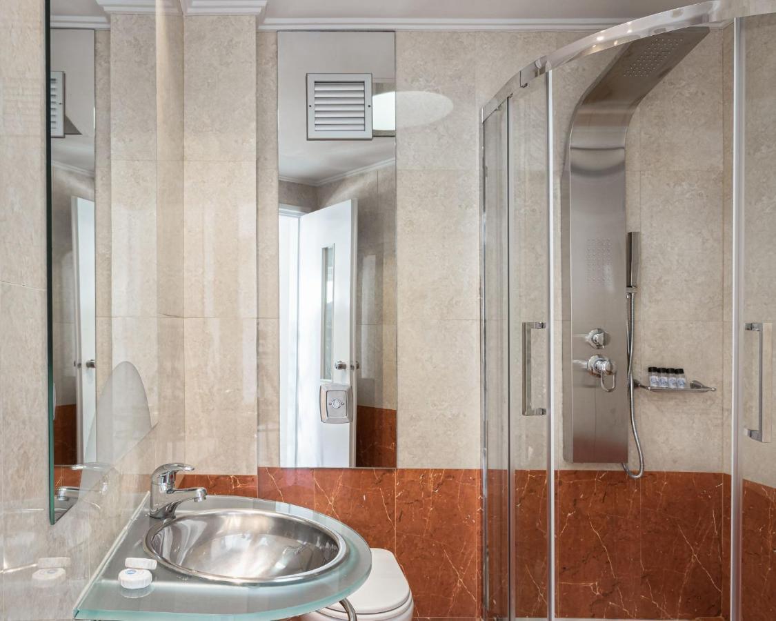 Kreoli Suites Glyfada Athena Bagian luar foto