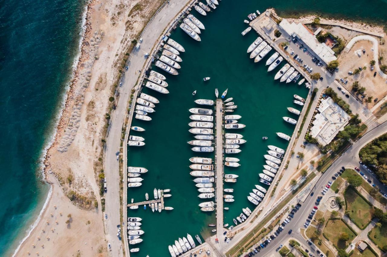 Kreoli Suites Glyfada Athena Bagian luar foto