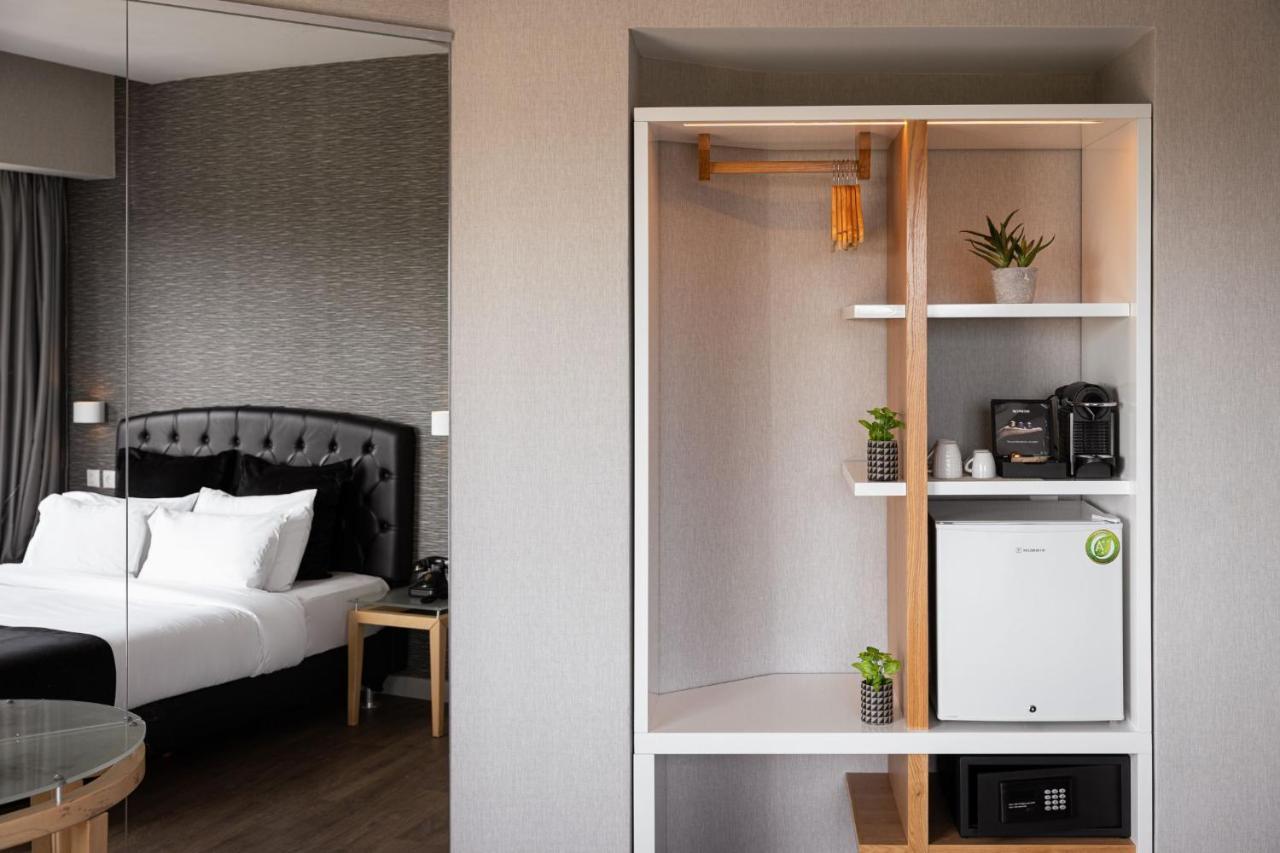 Kreoli Suites Glyfada Athena Bagian luar foto